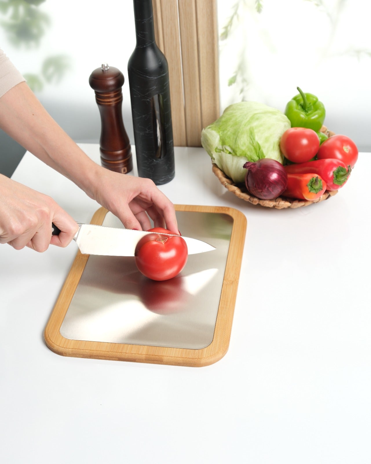 Paslanmaz Çelik Yüzeyli Bambu Kesme Tahtası – Saplı & Sapsız Modeller